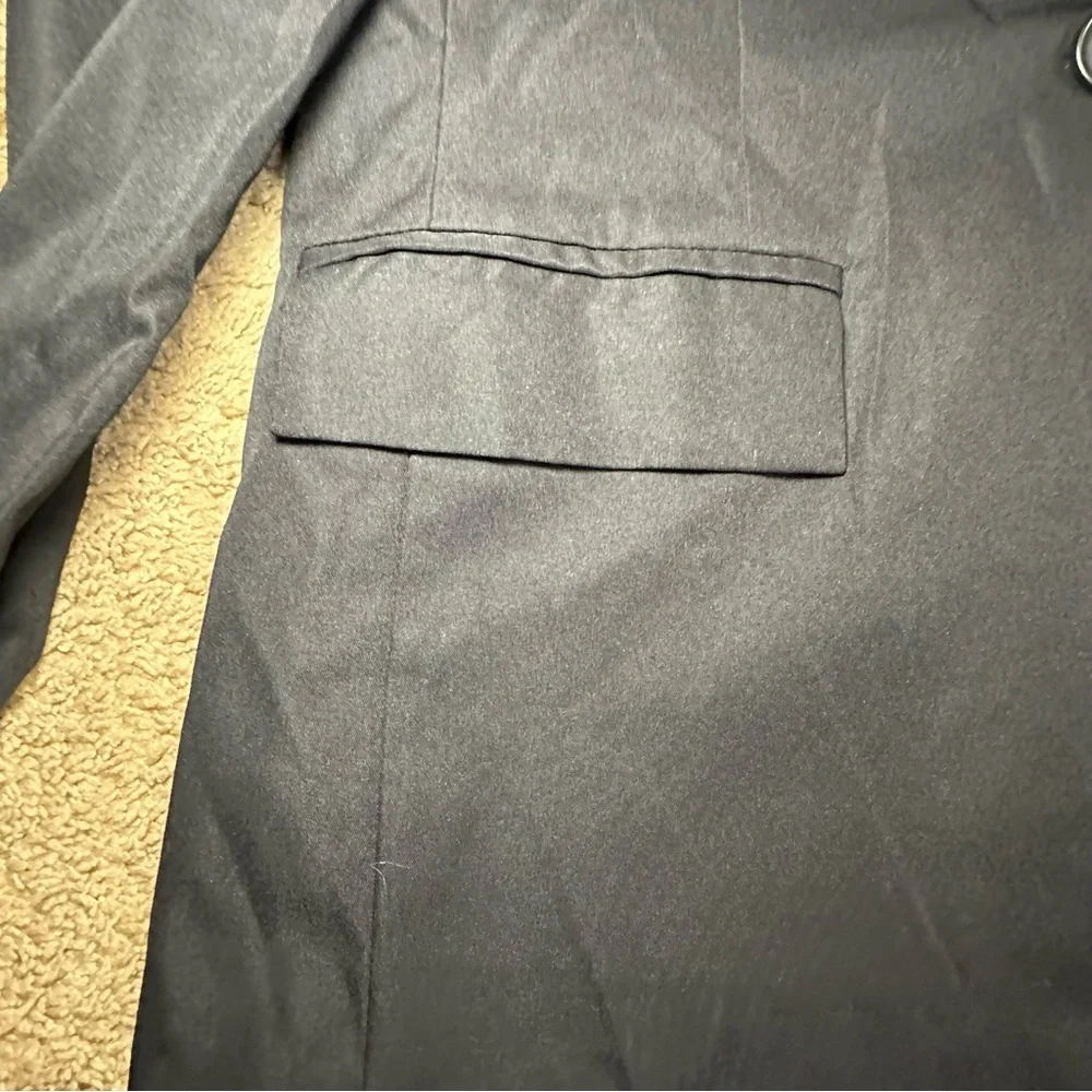LIKE NEW Essential Blazer - Picture 4 of 5